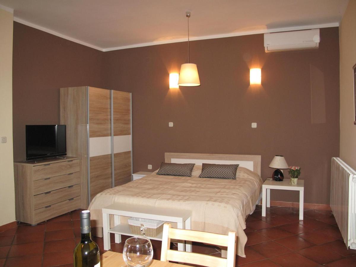 מאלינסקה Apartmani Dubasnica מראה חיצוני תמונה