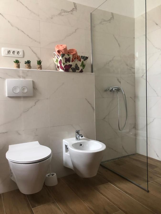 מאלינסקה Apartmani Dubasnica מראה חיצוני תמונה